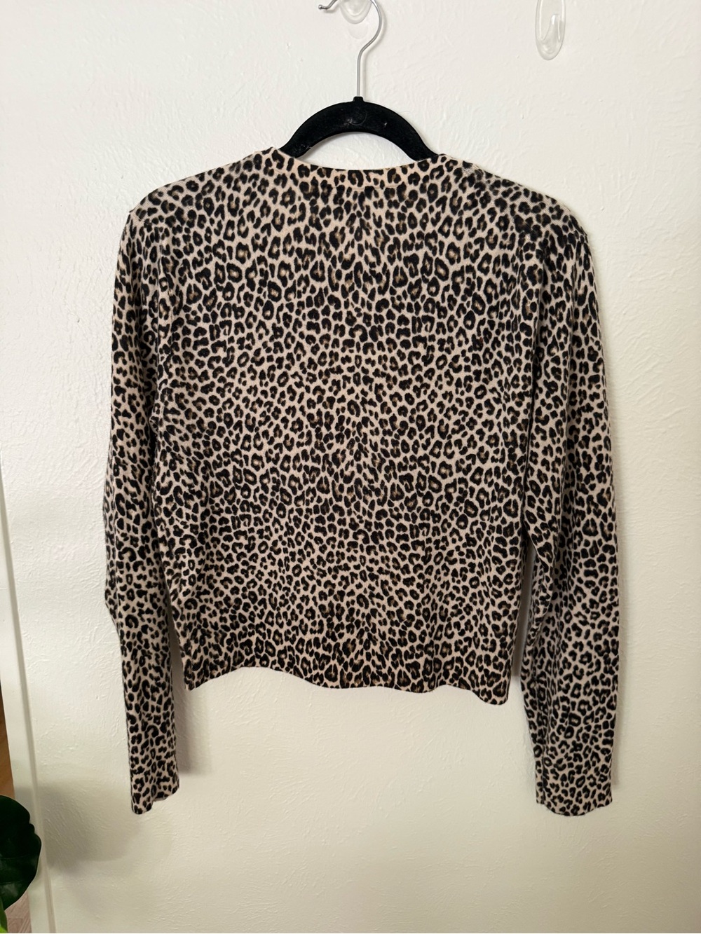 J. Crew Featherweight Cashmere Shrunken Cardigan Sz M - Picture 3 of 7